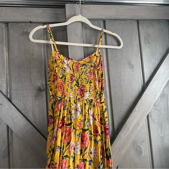 Hollister High Low Yellow‎ Floral Garden butterflies bees Small Easter summer - Picture 7 of 10